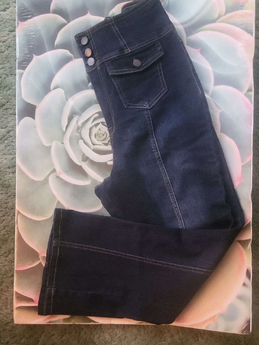 Fashion Nova Cropped Jeans 13
